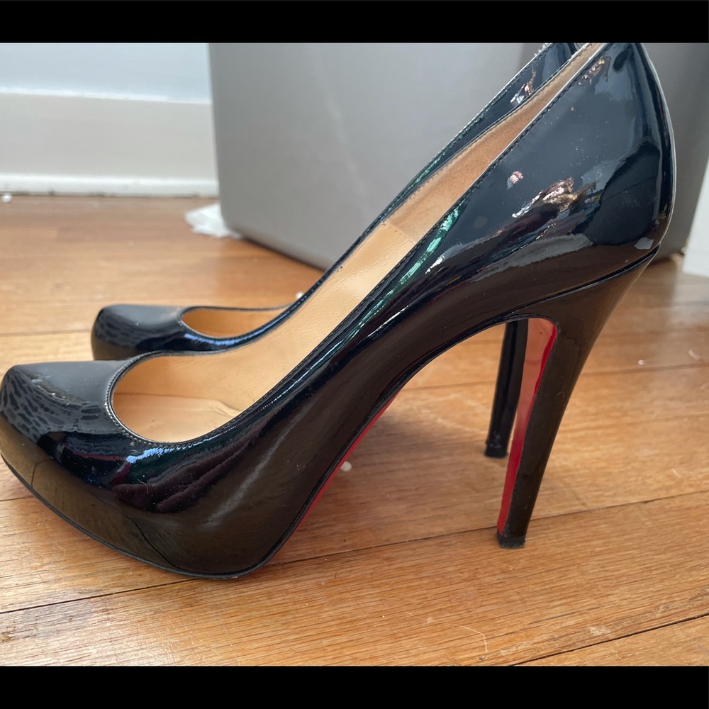 Christian Louboutin patent heels 38